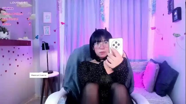 Image 6 of coralinericce_ Stream on Chaturbate on 1 month ago