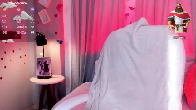Image 12 of coralinericce_ Stream on Chaturbate on 12 days ago