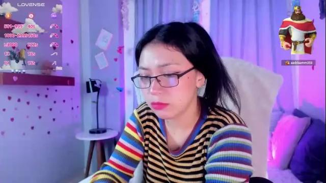 Image 4 of coralinericce_ Stream on Chaturbate on 12 days ago