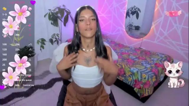 Image 2 of coralrigan Stream on Chaturbate on 3 months ago