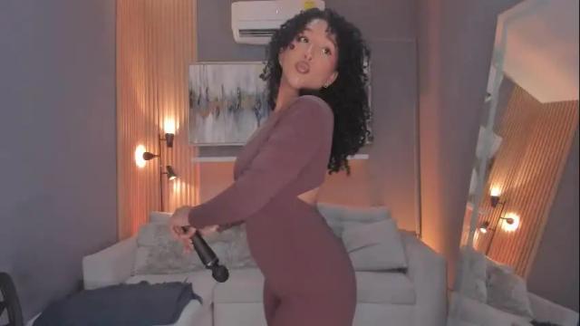 Image 4 of corinnah Stream on Chaturbate on 1 month ago