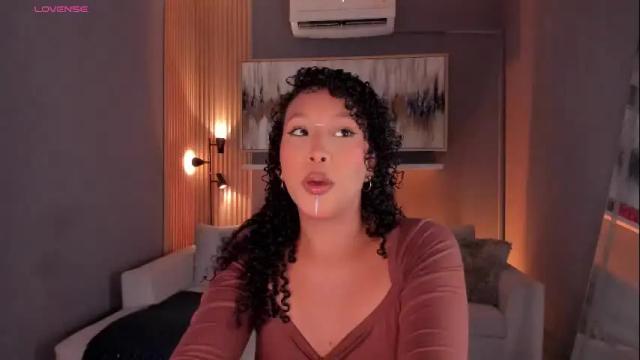 Image 2 of corinnah Stream on Chaturbate on 20 days ago