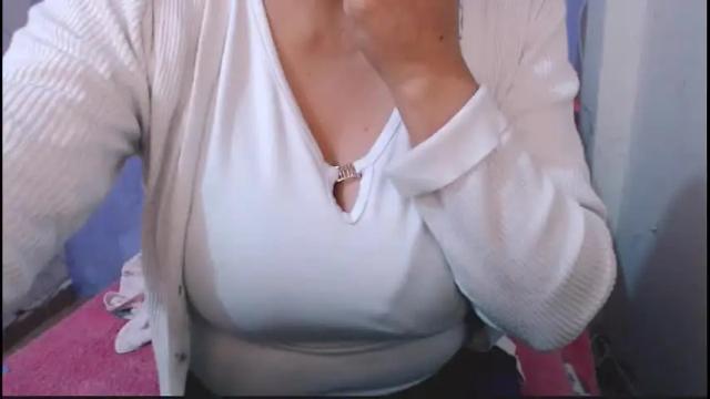 Image 7 of corinnahothotxxx Stream on Chaturbate on 2 months ago