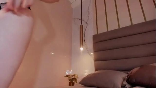 Image 12 of corinnemeyer Stream on Chaturbate on 19 days ago