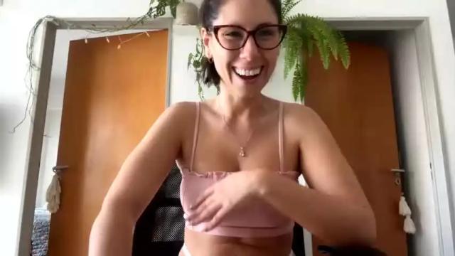 Image 3 of corporatebunny Stream on Chaturbate on 19 months ago