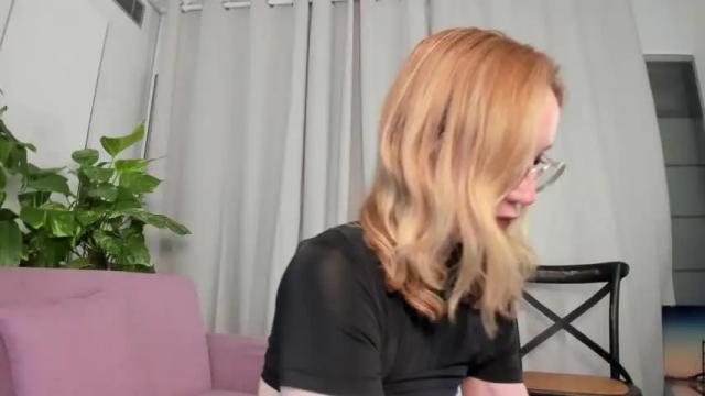 Image 2 of cosette_x Stream on Chaturbate on 14 months ago