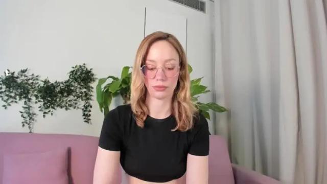 Image 4 of cosette_x Stream on Chaturbate on 14 months ago
