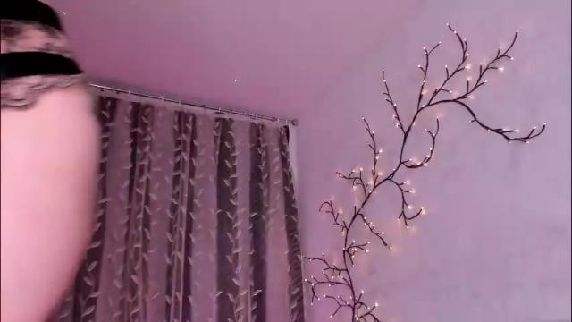 Image 8 of cosmic_girll Stream on Chaturbate on 1 month ago