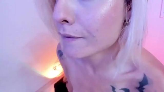 Image 6 of cosmic_pleassure Stream on Chaturbate on 25 months ago