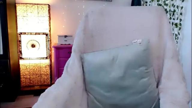 Image 6 of cosmicfairy Stream on Chaturbate on 3 months ago