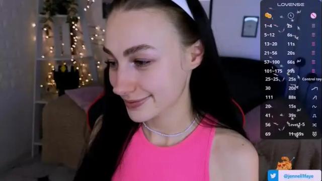 Image 4 of cosmicfaye Stream on Chaturbate on 1 month ago