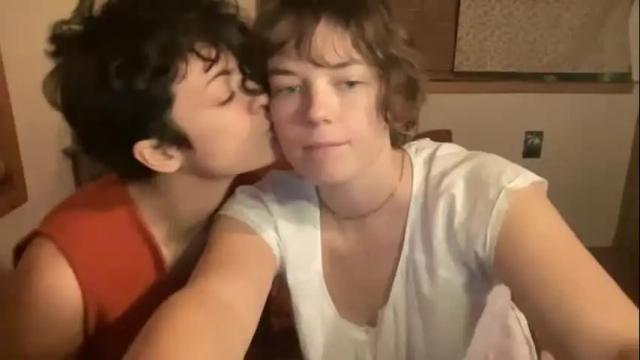 Image 4 of cosmicqueers Stream on Chaturbate on 26 months ago