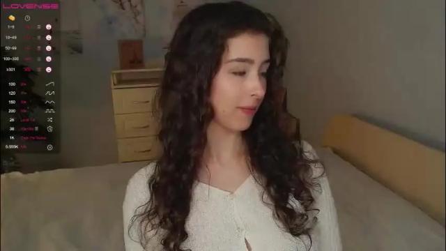 Image 3 of cosmos_baby Stream on Chaturbate on 2 months ago