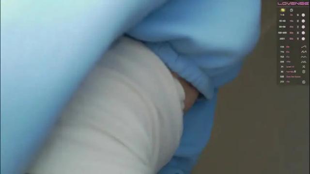 Image 2 of cosmos_baby Stream on Chaturbate on 1 month ago