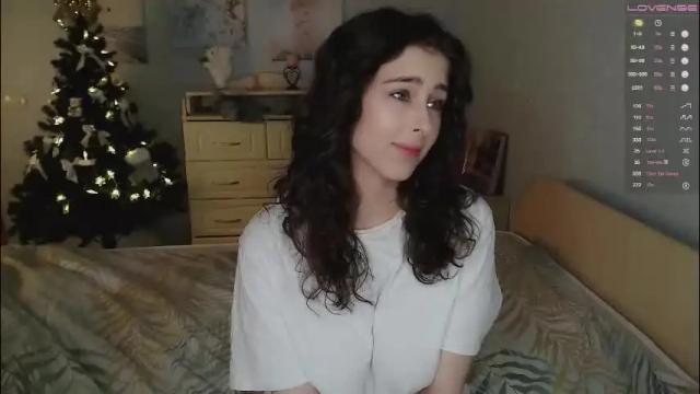 Image 2 of cosmos_baby Stream on Chaturbate on 1 month ago