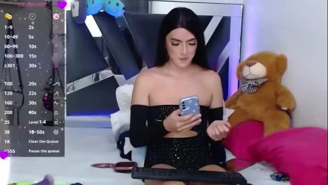 Image 3 of cossio_violet Stream on Chaturbate on 3 months ago