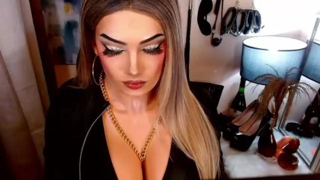 Image 3 of countess_cattaleya Stream on Chaturbate on 19 months ago