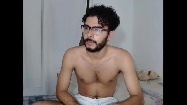 Image 2 of couple_curly Stream on Chaturbate on 16 months ago