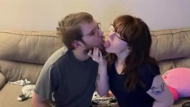 Image 4 of couple_of_nerds420 Stream on Chaturbate on 14 months ago