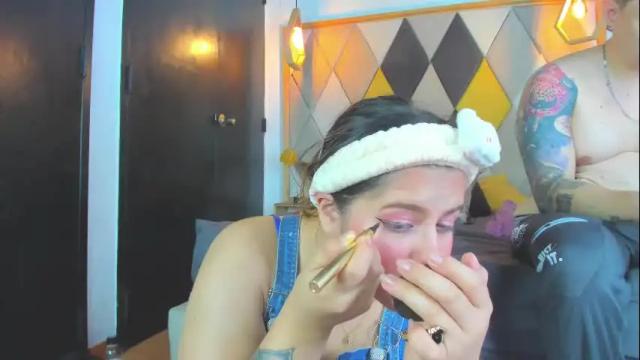 Image 3 of coupleehorny Stream on Chaturbate on 24 days ago