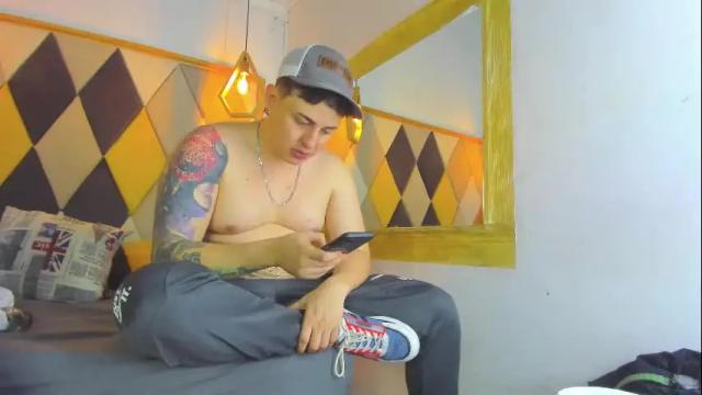 Image 7 of coupleehorny Stream on Chaturbate on 24 days ago
