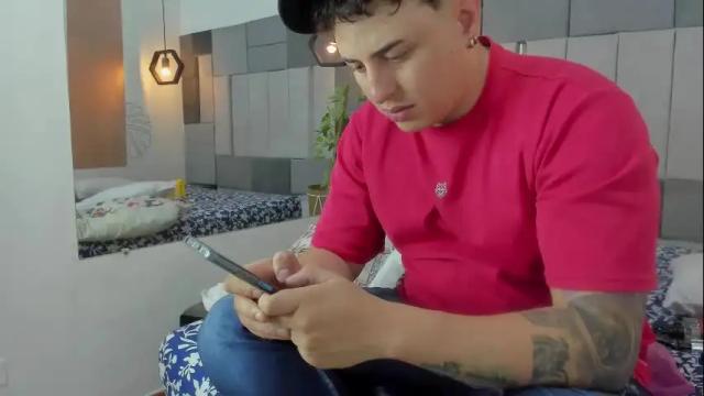 Image 3 of coupleehorny Stream on Chaturbate on 1 month ago