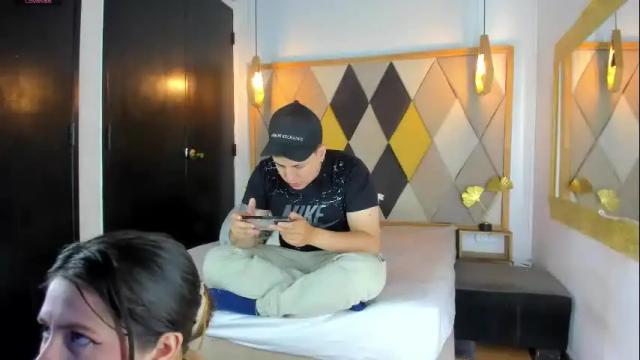 Image 8 of coupleehorny Stream on Chaturbate on 19 days ago