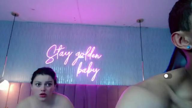 Image 4 of couplehoney_fx Stream on Chaturbate on 16 months ago