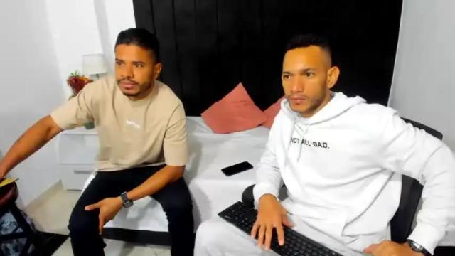 Image 2 of couplelatin_hot1 Stream on Chaturbate on 21 months ago