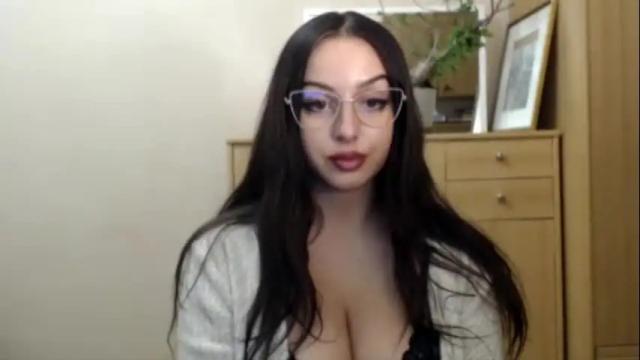 Image 7 of courtney_lux Stream on Chaturbate on 1 month ago