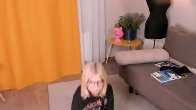 Image 12 of courtneylauren Stream on Chaturbate on 17 months ago
