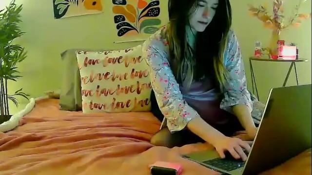 Image 12 of courtscutekitty Stream on Chaturbate on 6 months ago
