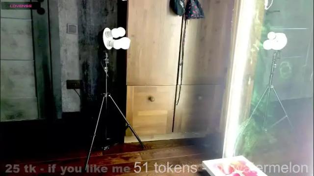 Image 2 of coy_girl_ Stream on Chaturbate on 3 months ago