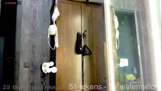 Image 8 of coy_girl_ Stream on Chaturbate on 3 months ago