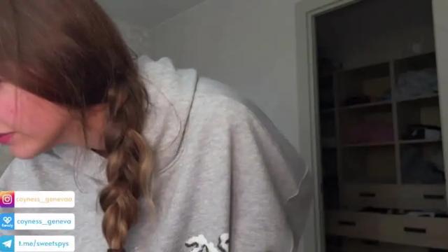 Image 10 of coyness_geneva Stream on Chaturbate on 14 months ago