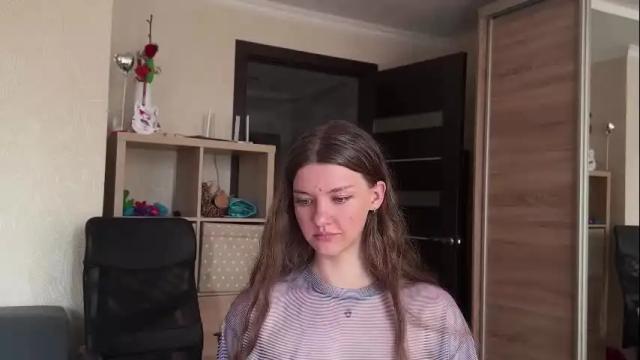 Image 2 of coyness_geneva Stream on Chaturbate on 1 month ago