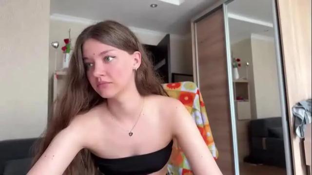 Image 2 of coyness_geneva Stream on Chaturbate on 1 month ago