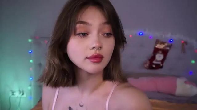 Image 12 of cozybello Stream on Chaturbate on 17 months ago