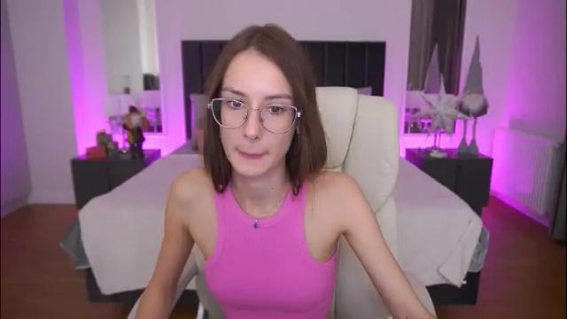 Image 7 of cozymell Stream on Chaturbate on 6 days ago