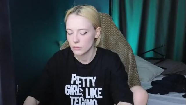 Image 3 of crackling_tati Stream on Chaturbate on 1 month ago