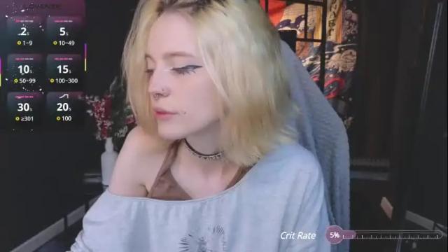 Image 2 of crackling_tati Stream on Chaturbate on 1 month ago