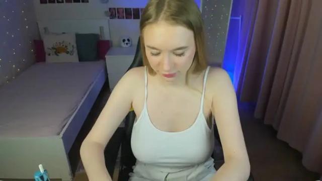 Image 12 of crazy_alisha Stream on Chaturbate on 13 months ago