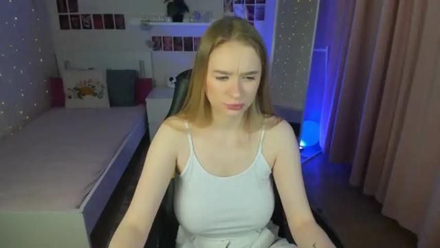 Image 3 of crazy_alisha Stream on Chaturbate on 13 months ago