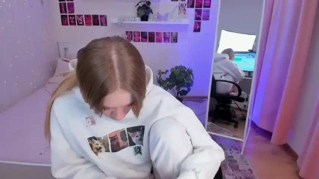 Image 12 of crazy_alisha Stream on Chaturbate on 13 months ago