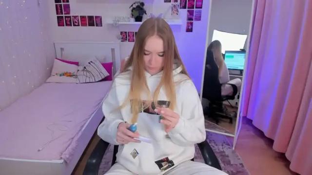 Image 2 of crazy_alisha Stream on Chaturbate on 13 months ago