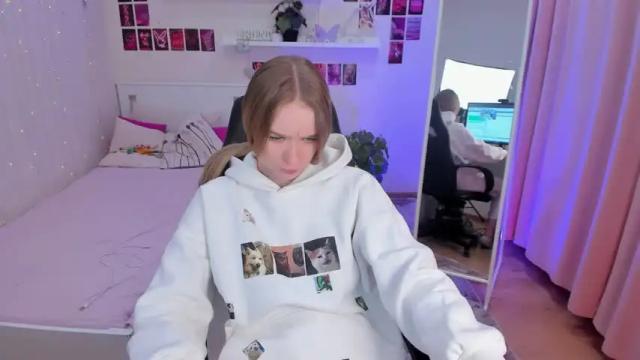 Image 8 of crazy_alisha Stream on Chaturbate on 13 months ago