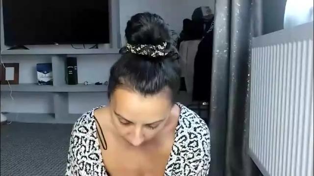 Image 3 of crazybrenda89 Stream on Chaturbate on 22 days ago