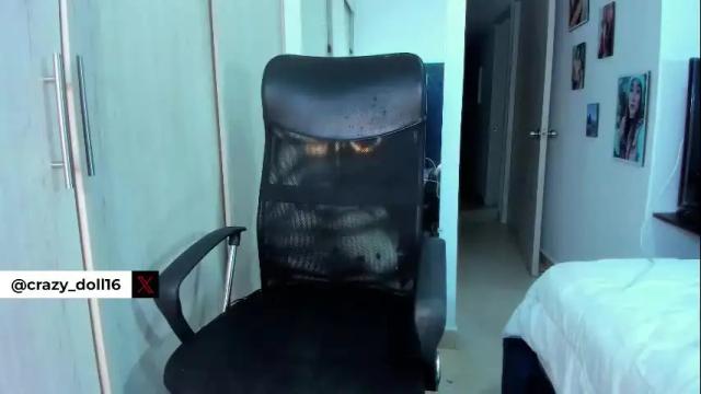 Image 3 of crazydollforsex Stream on Chaturbate on 1 month ago