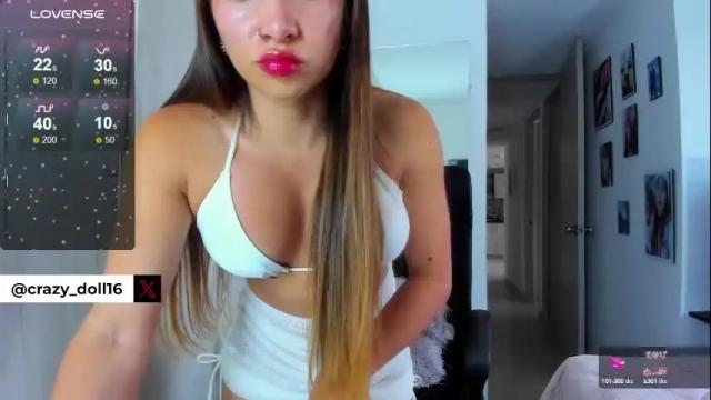 Image 3 of crazydollforsex Stream on Chaturbate on 1 month ago
