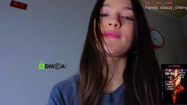 Image 6 of crazzy_cherry Stream on Chaturbate on 8 days ago